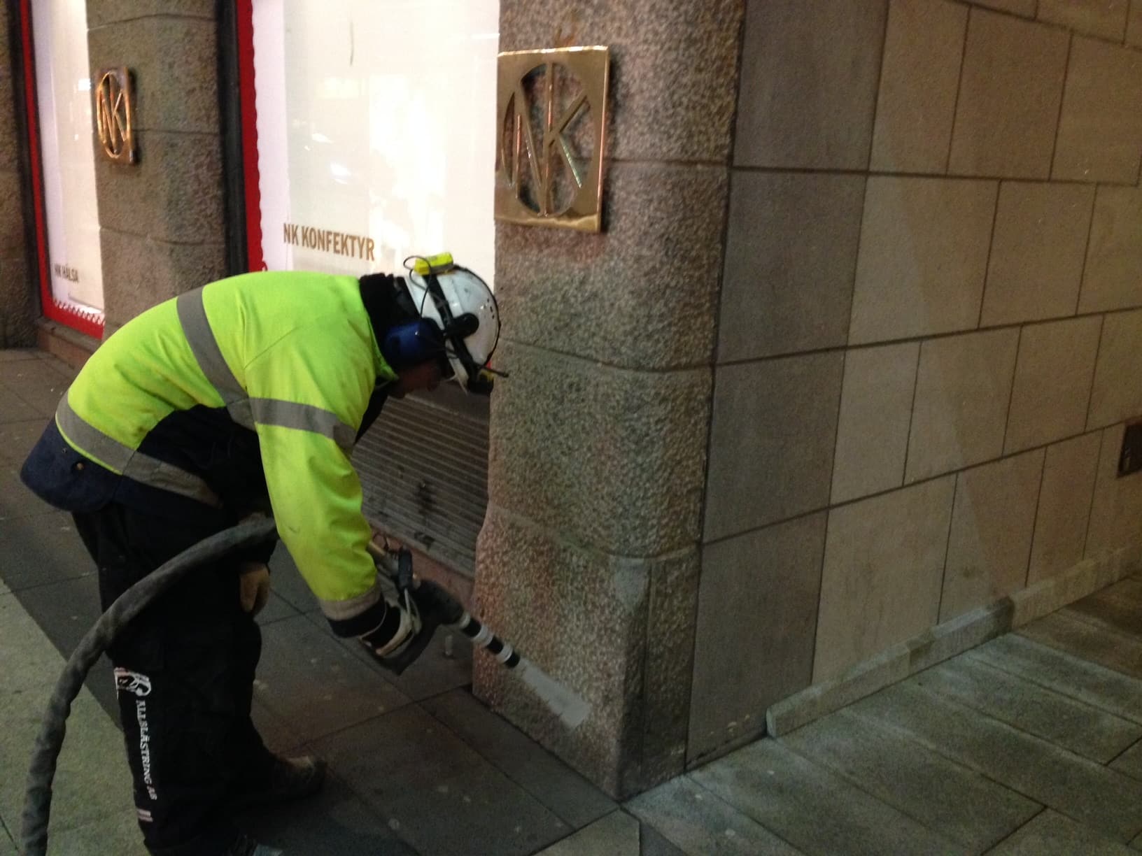 Isblästring eller torrisrengöring