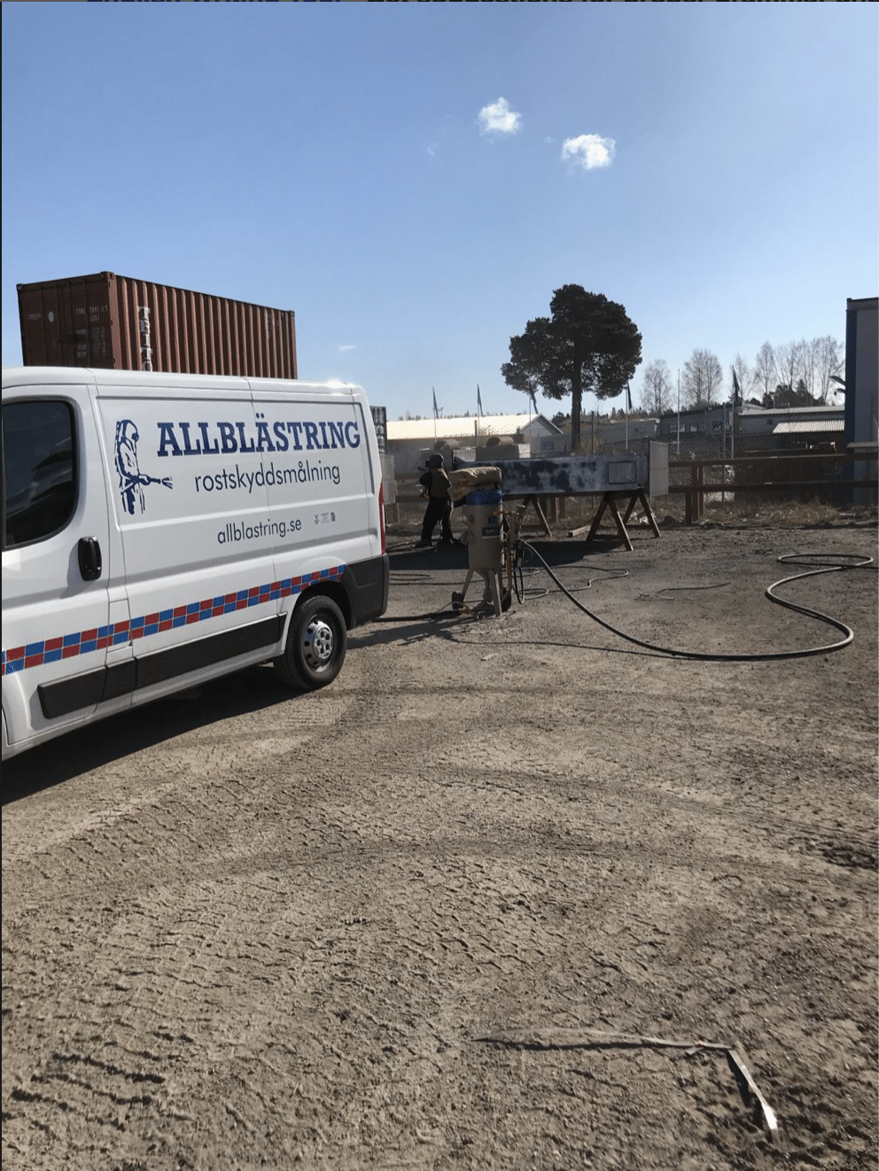 Sprutförzinkning och blästring av containerkranar till Gävle Hamn