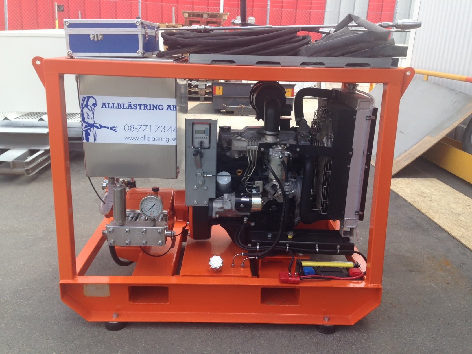 Vi investerar i utrustning för vattenblästring