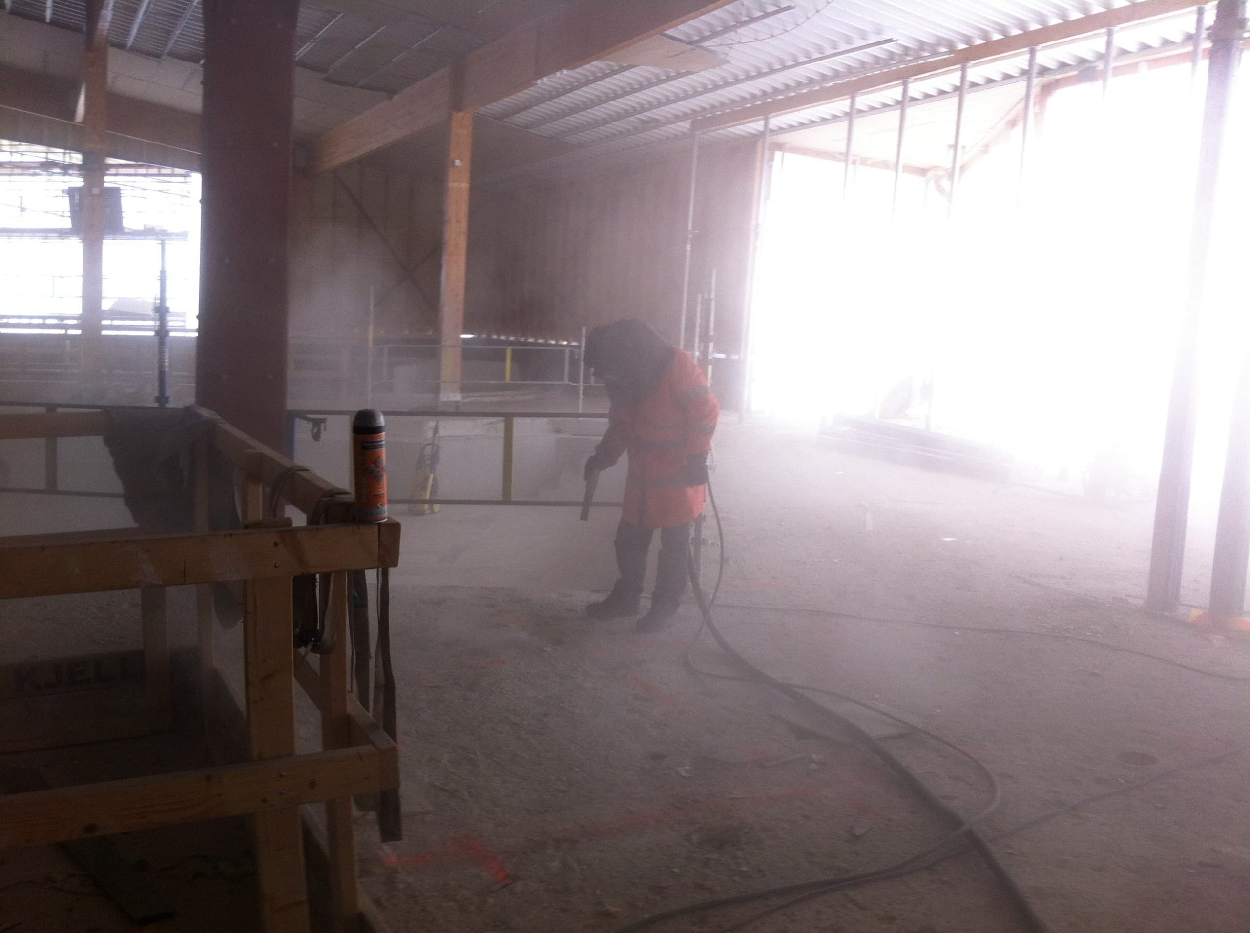 Blästring som förbehandling till kolfiberförstärkning