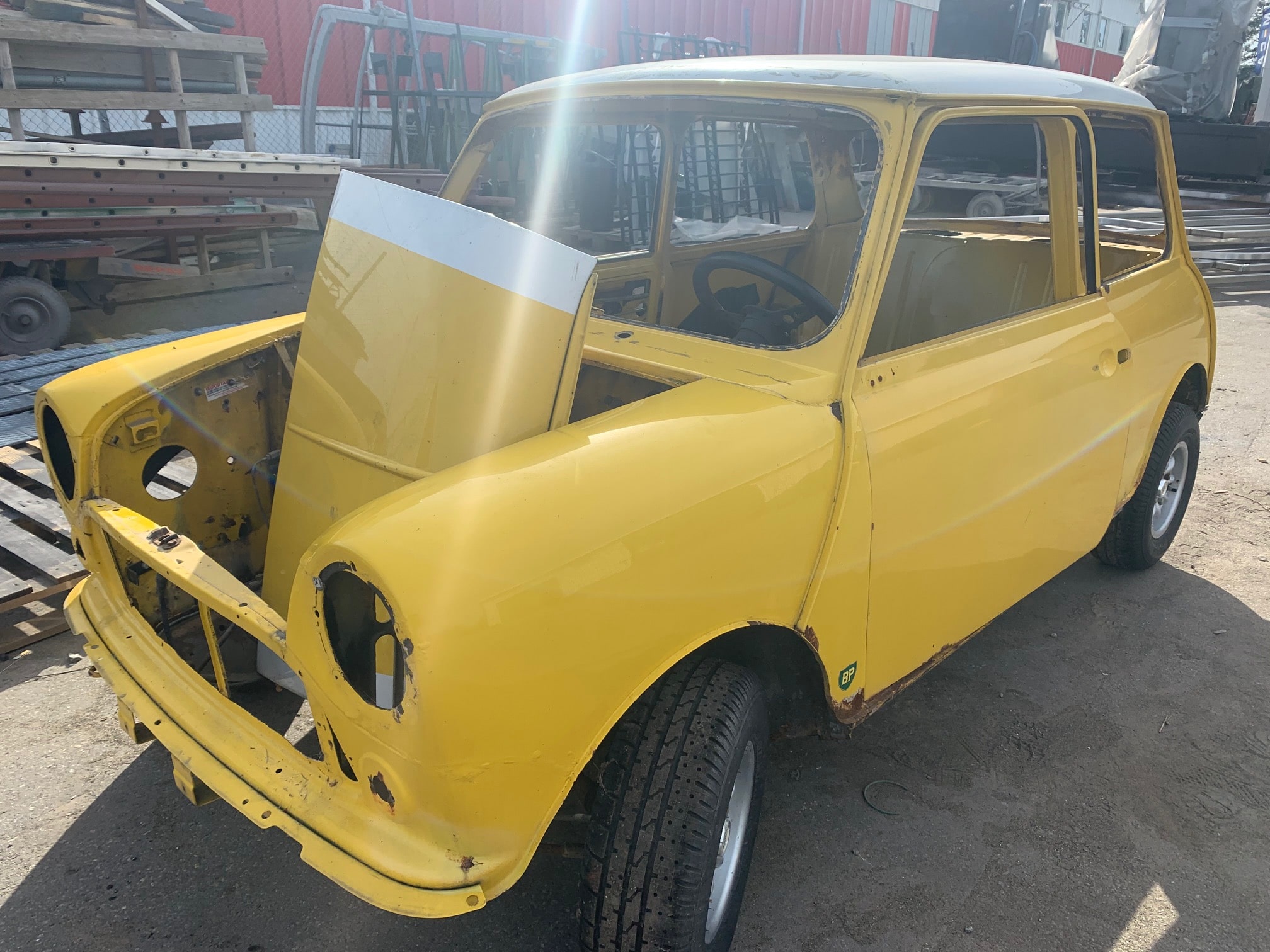 Rostskyddsverkstad för blästring av olika objekt