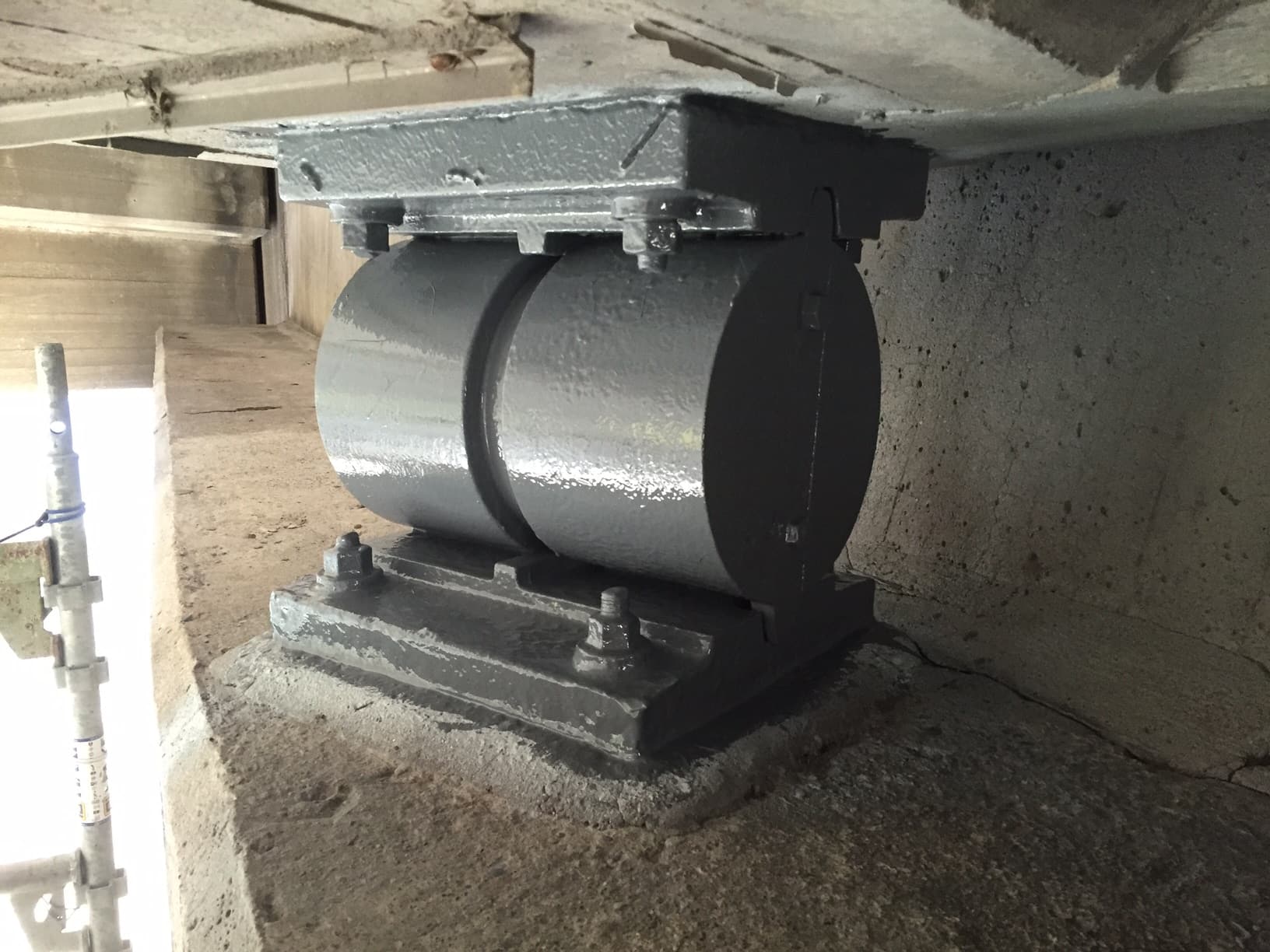 Brolager – Blästring, målning samt infettning