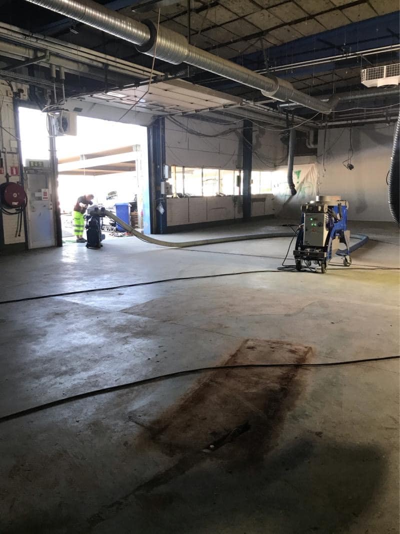 Golvblästring och golvbeläggning i Bilias industrilokal