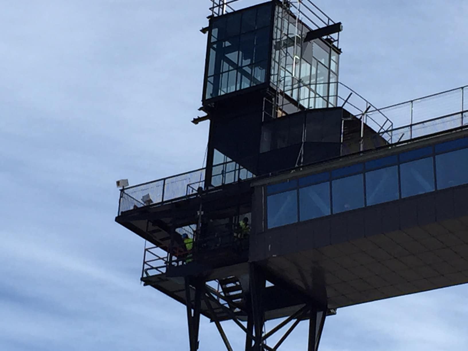 Katarinahissen, avslutande målningsarbeten.